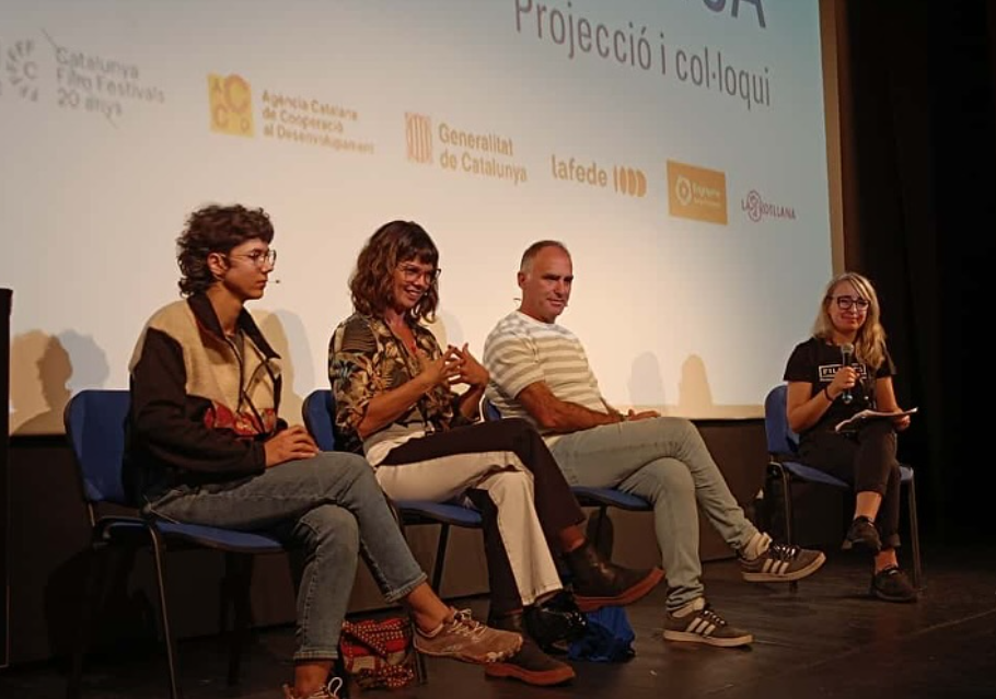 La Mirada Crítica és una secció del Festival Internacional de Cinema de Badalona, Filmets, que promou la sensibilització i conscienciació sobre els reptes socials, especialment entre el jovent.